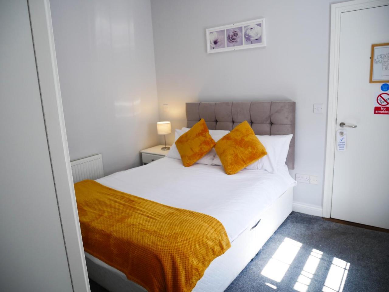 Townhouse Tullamore Hotell Exteriör bild